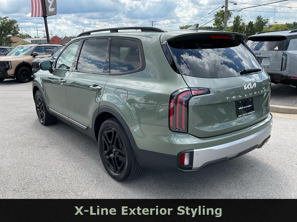 Used 2023 Jungle Green Kia EX X-Line image 6