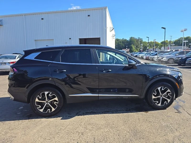 Used 2023 Black Kia EX image 9