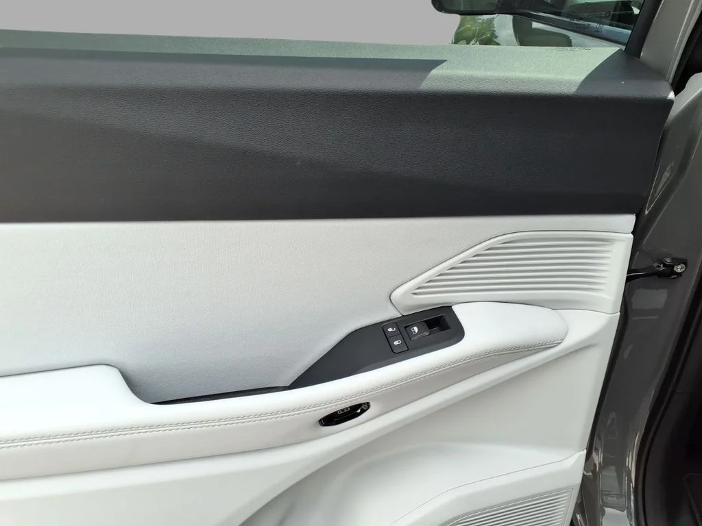 New 2026 Sting-Gray Clear-Coat Exterior Paint Jeep Laredo image 6