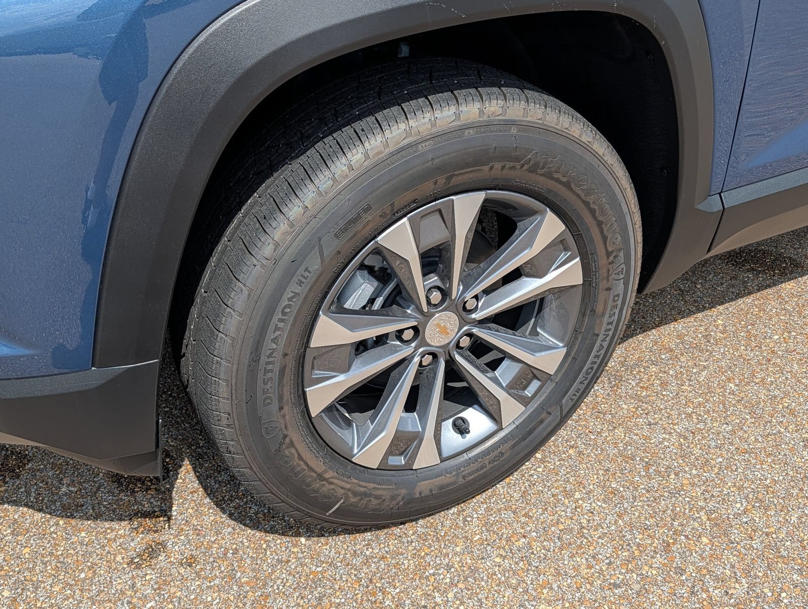 2027 Chevrolet Equinox LT - Photo 21