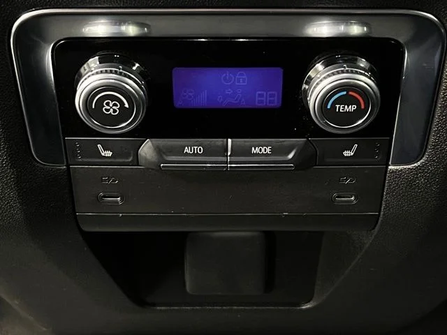 Used 2025 Gray GMC Elevation image 47