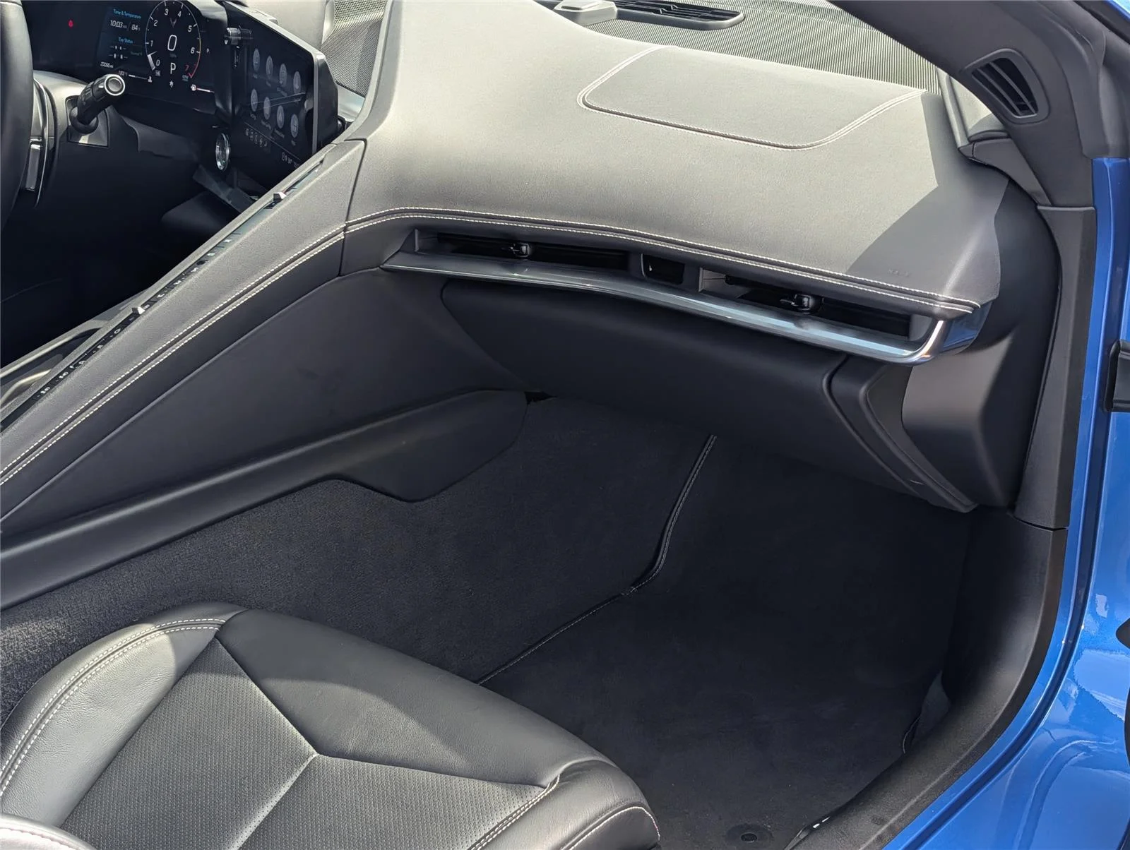 Used 2021 ELKHART LAKE BLUE METALLIC Chevrolet 1LT image 27