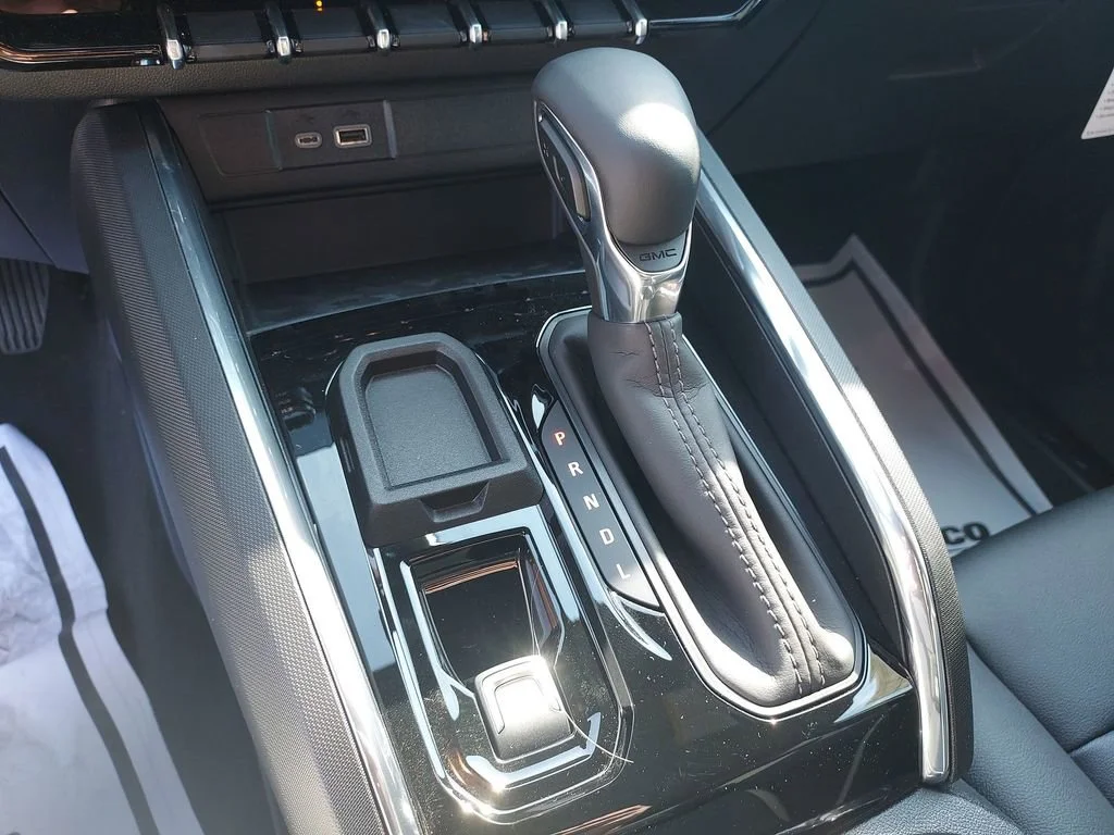 New 2026 Sterling Metallic GMC Elevation image 26