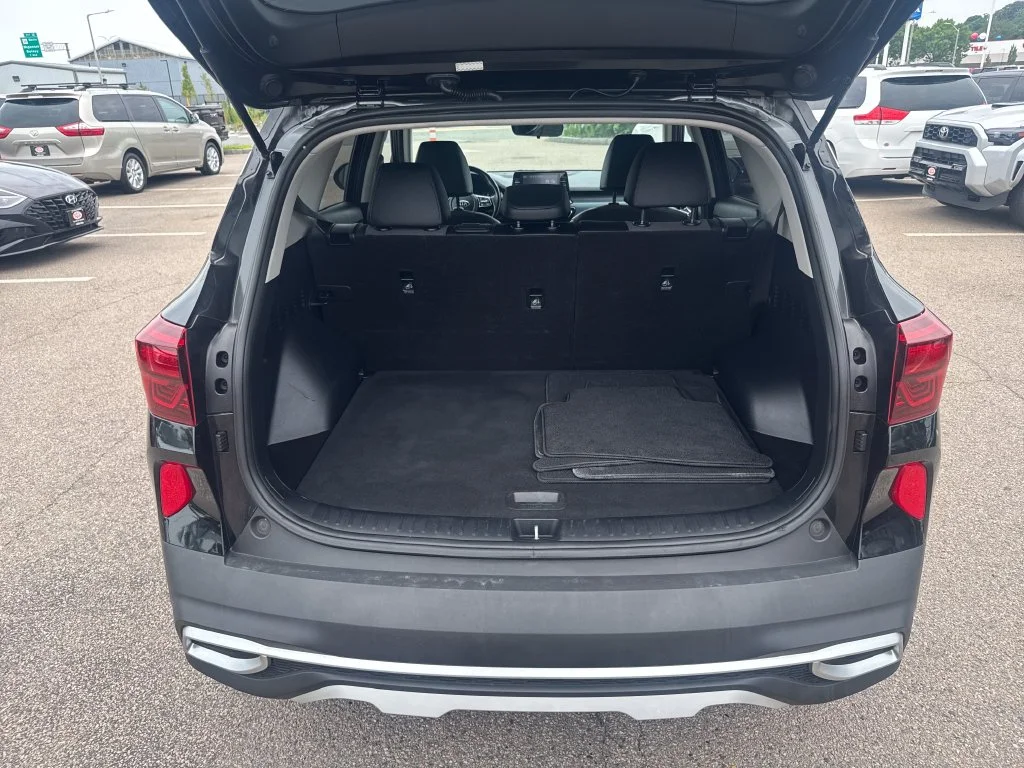 Used 2021 Black Kia S image 7