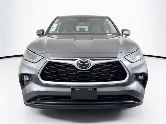 Certified Used 2024 MAGNETIC GRAY MET. Toyota  image 8