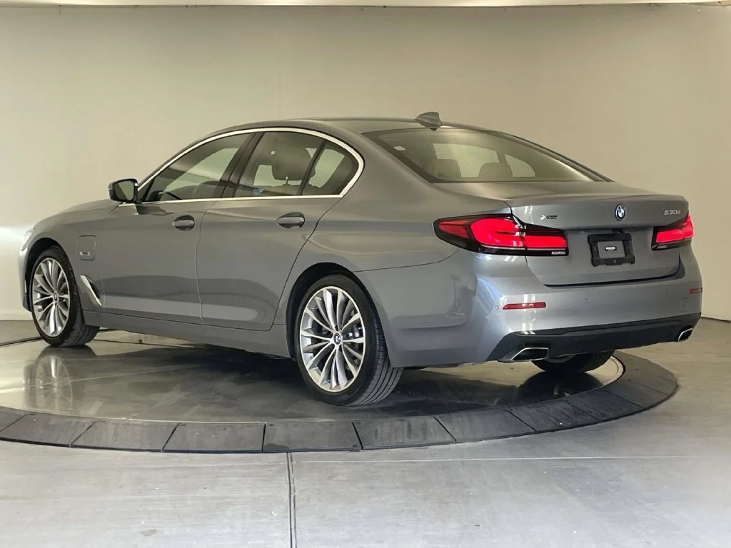 Used 2023 Gray BMW 530e iPerformance image 3