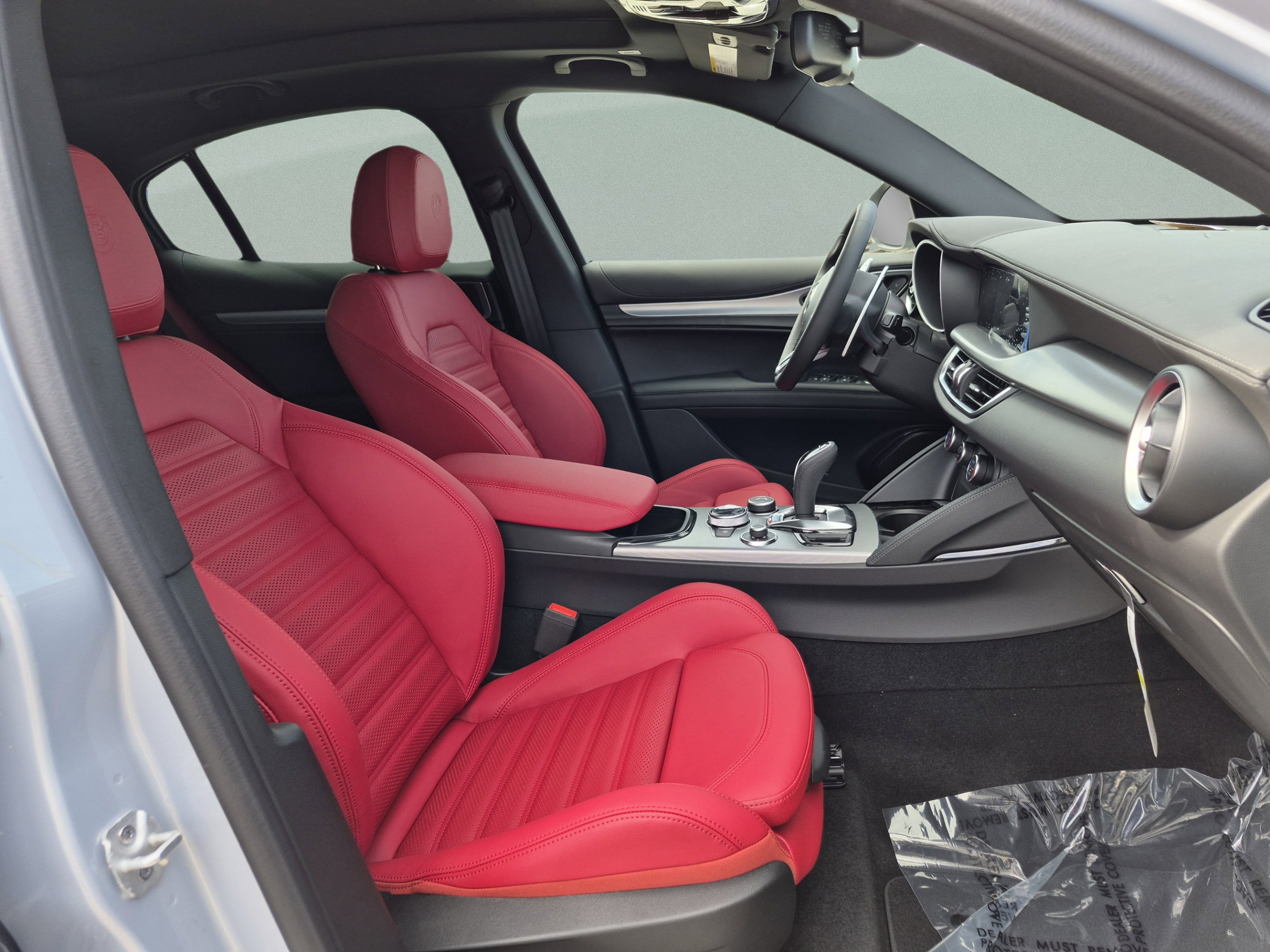 New 2026 Moonlight Gray Metallic Alfa Romeo  image 21