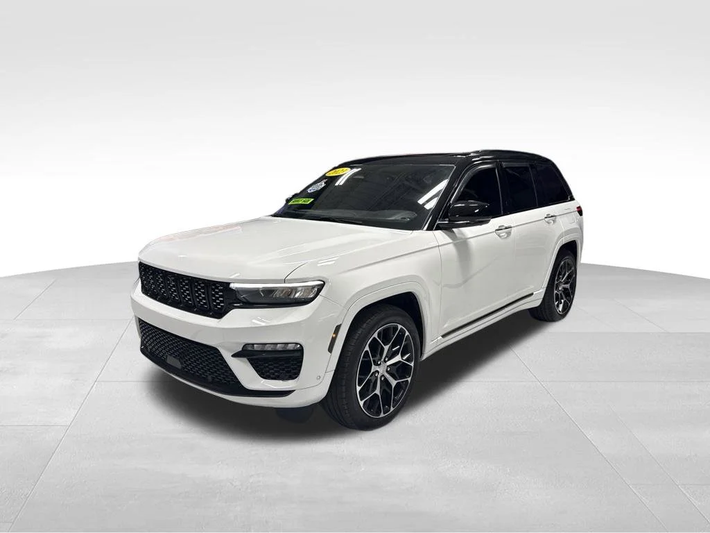 Used 2023 White Jeep Summit Reserve image 2