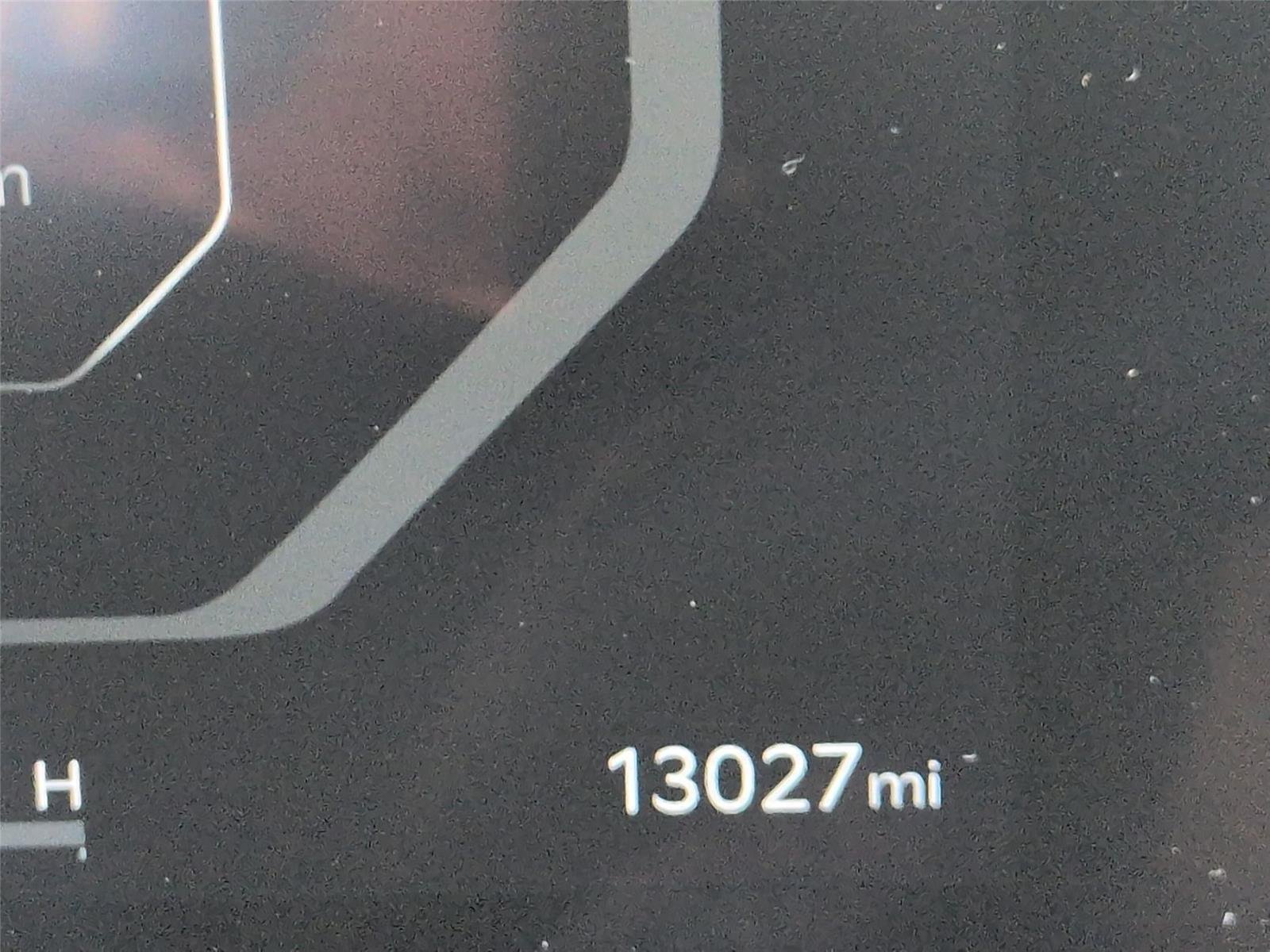 Used 2025 Interstellar Gray Kia EX image 23