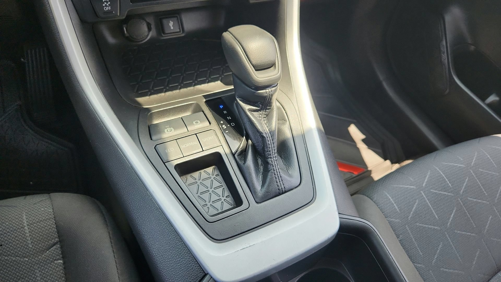Used 2022 Black Toyota XLE image 14