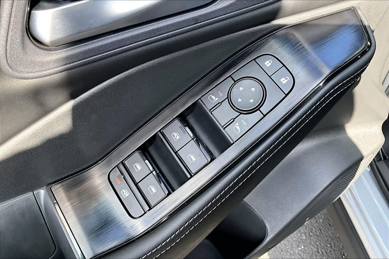 New 2026 Boulder Gray Pearl Nissan SV image 19
