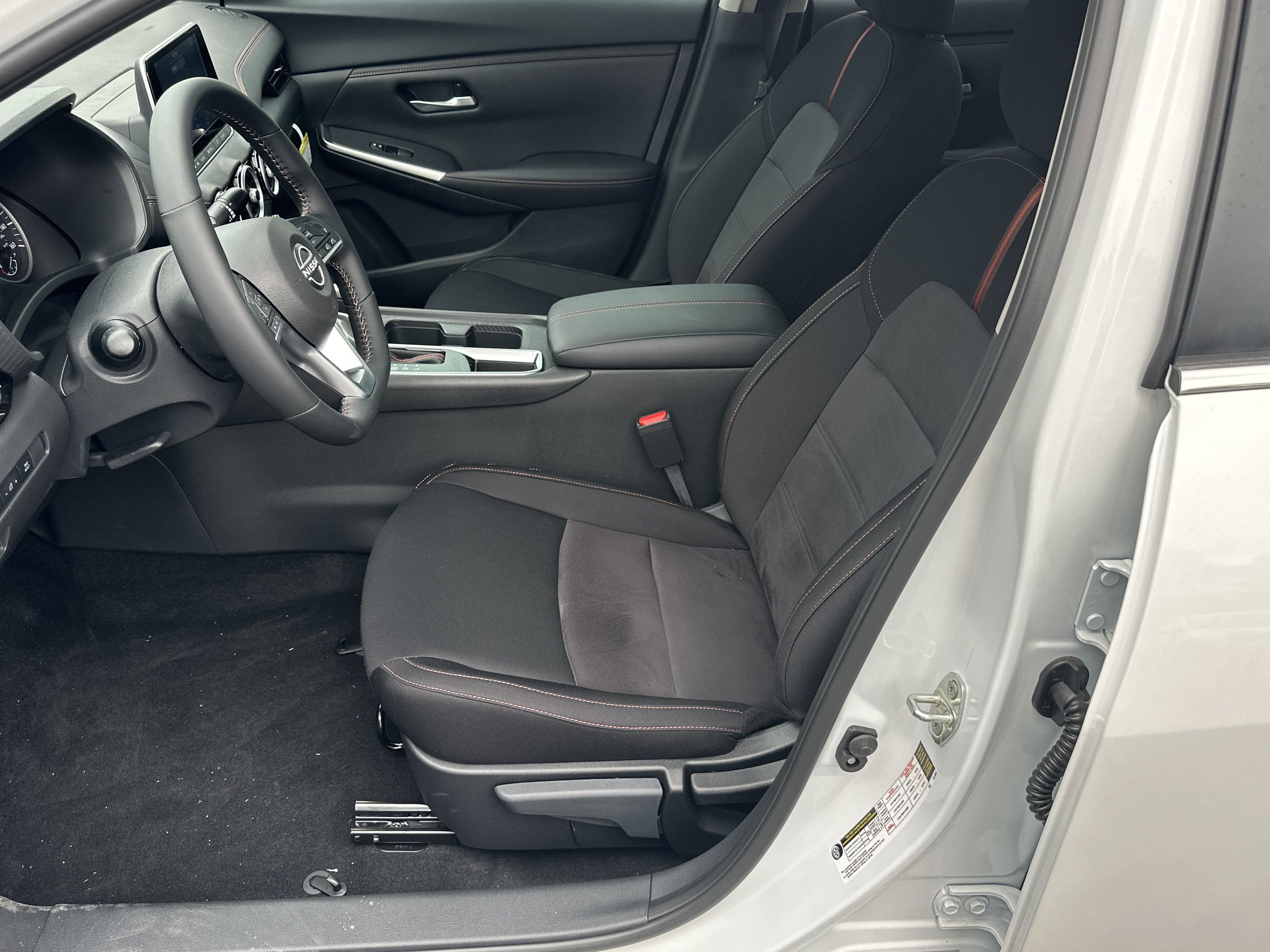 2025 Nissan Sentra SR - Photo 10