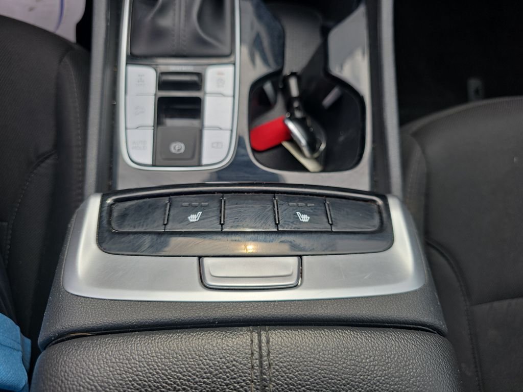 Certified Used 2024 Shimmering Silver Hyundai SEL image 29