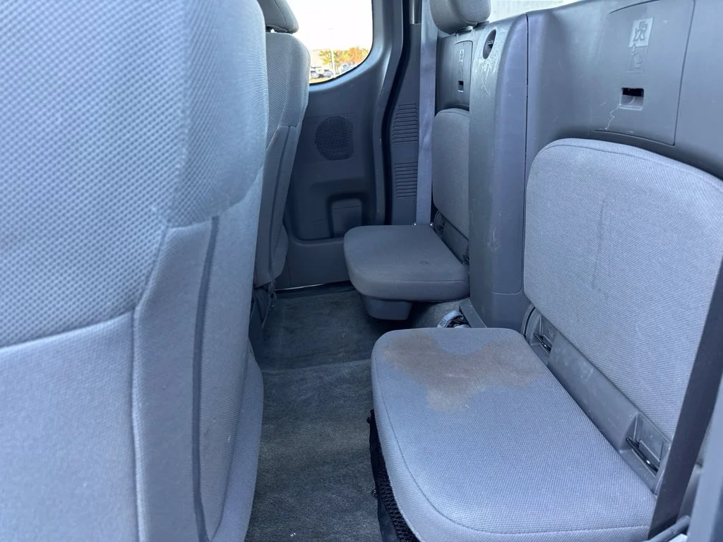 Used 2017 White Nissan S image 31