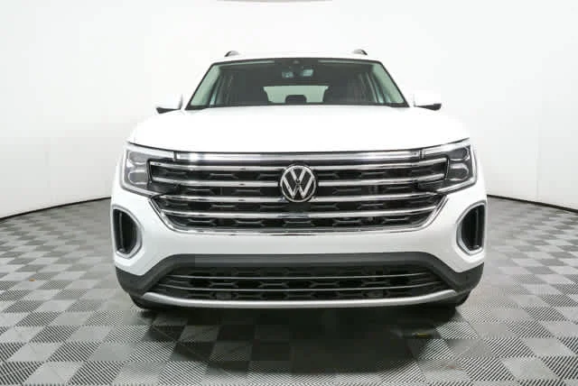 New 2026 Opal White Pearl Volkswagen 2.0T SE w/Technology image 34