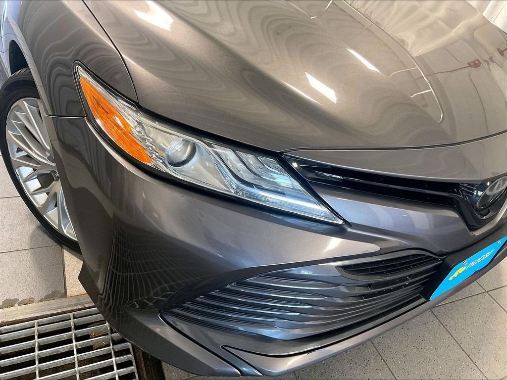 Used 2019 Predawn Gray Mica Toyota XLE image 33