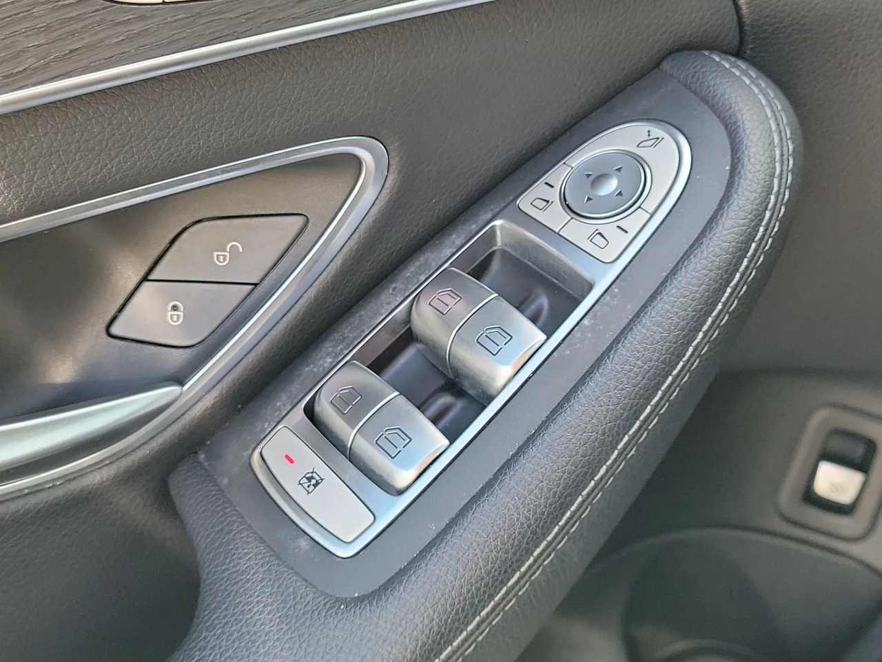 Used 2020 Silver Mercedes-Benz C 300 image 30