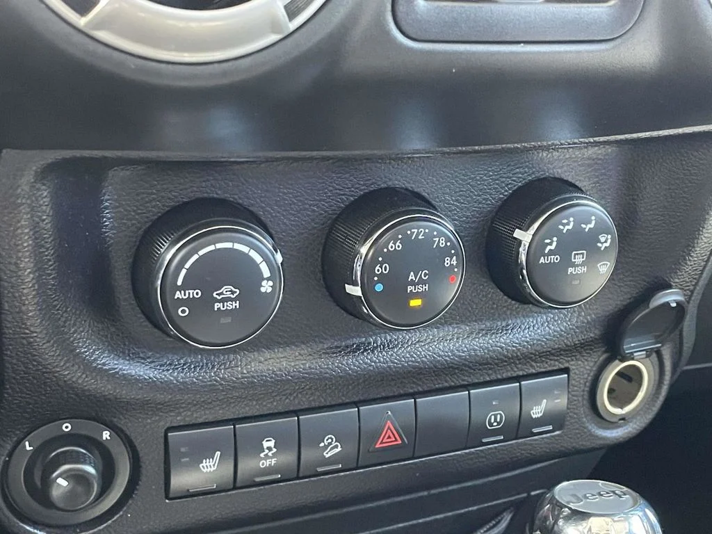 Used 2016 Black Jeep Unlimited Sahara image 34