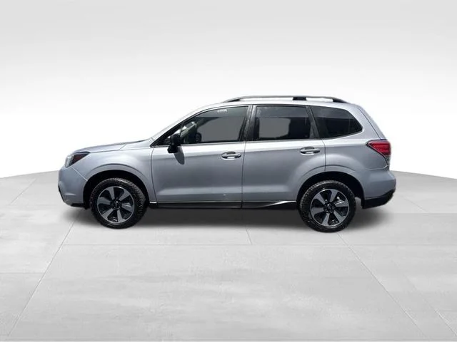 Used 2017 Silver Subaru 2.5i image 2