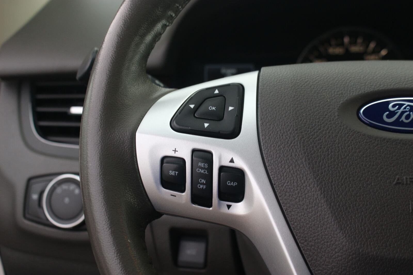 Used 2014 White Ford Limited image 22