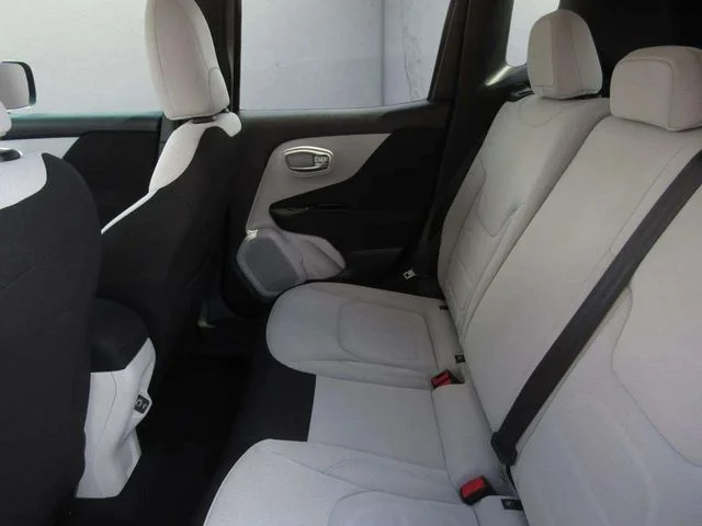 Used 2020 Blue Clearcoat Jeep Latitude image 13