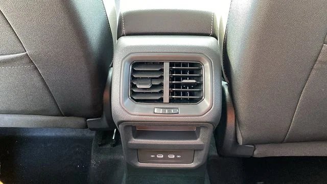 2026 Volkswagen Taos SE - Photo 23