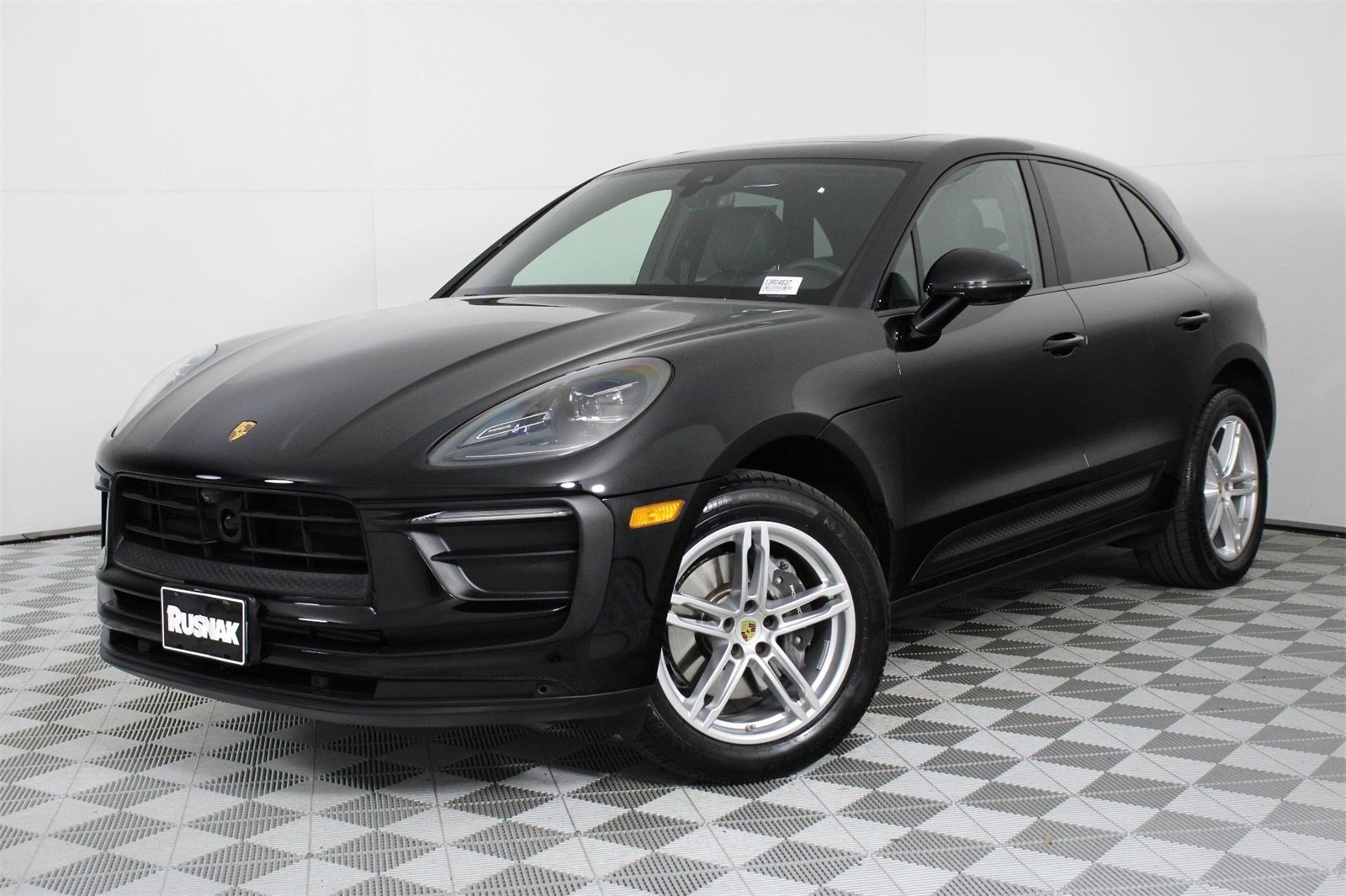 2025 Porsche Macan T