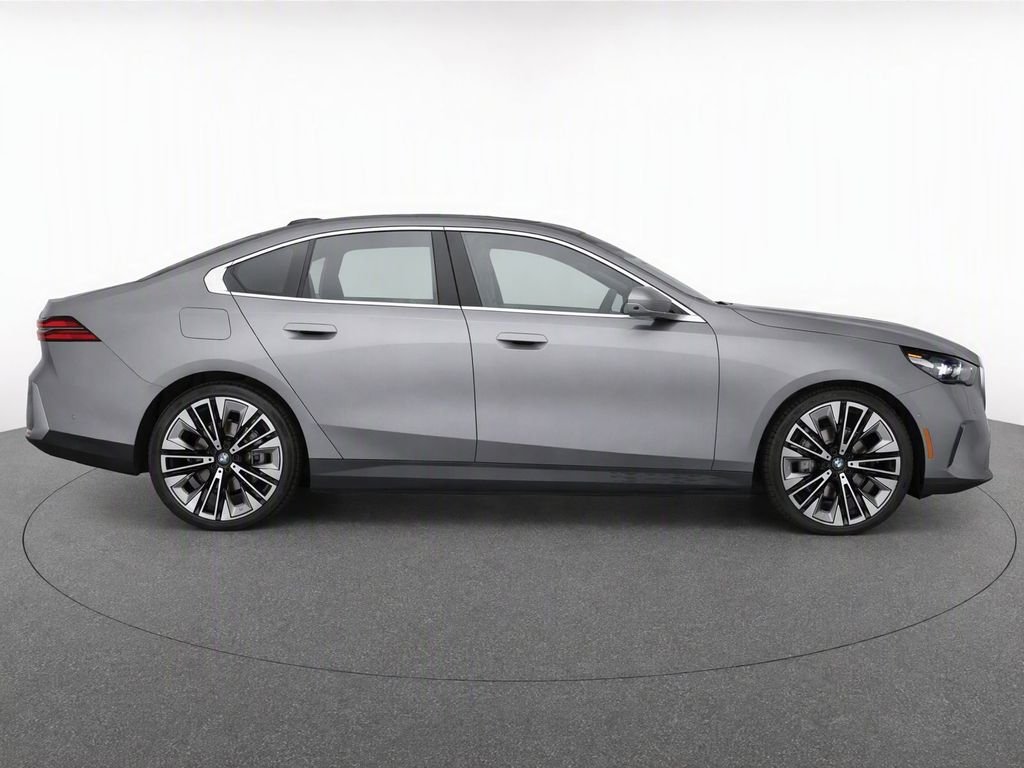 Certified Used 2026 Oxide Grey Met BMW xDrive40 image 6