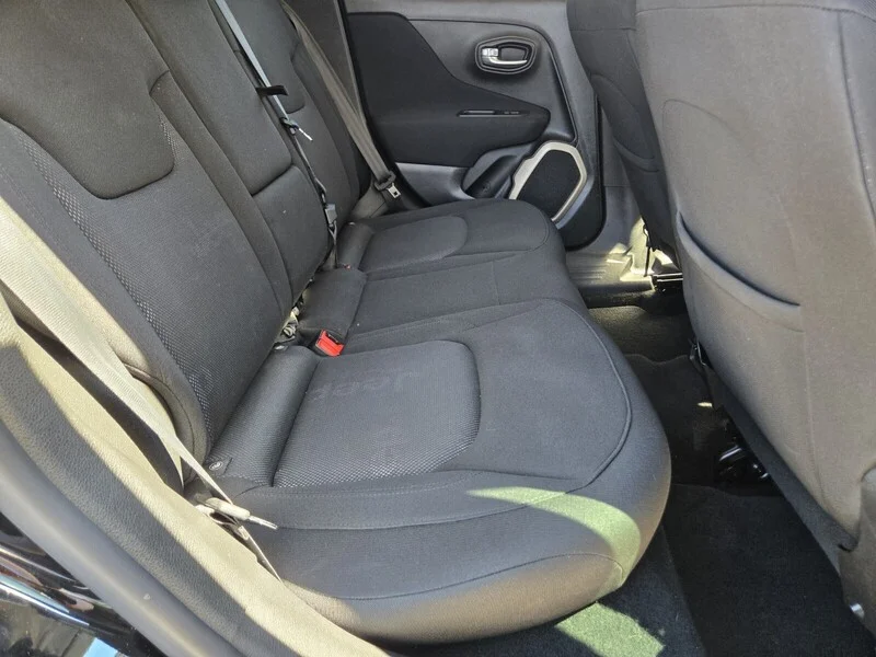 Used 2016 Black Jeep Latitude image 11