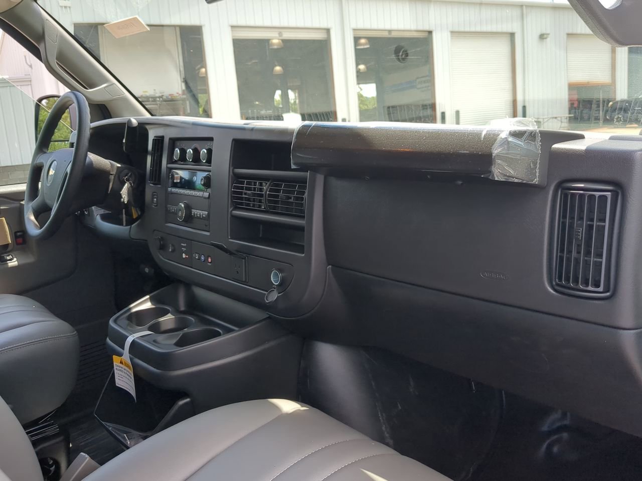 2025 Chevrolet Express Cargo Work Van - Photo 26