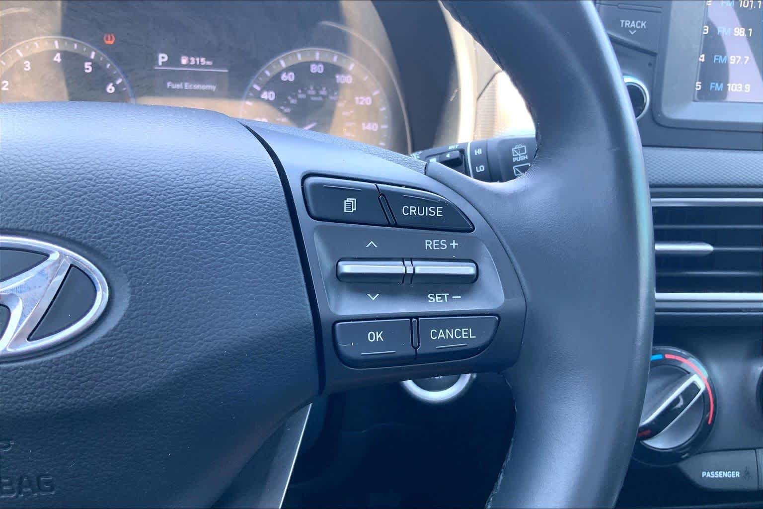 Used 2021 Lunar White Hyundai SEL image 25