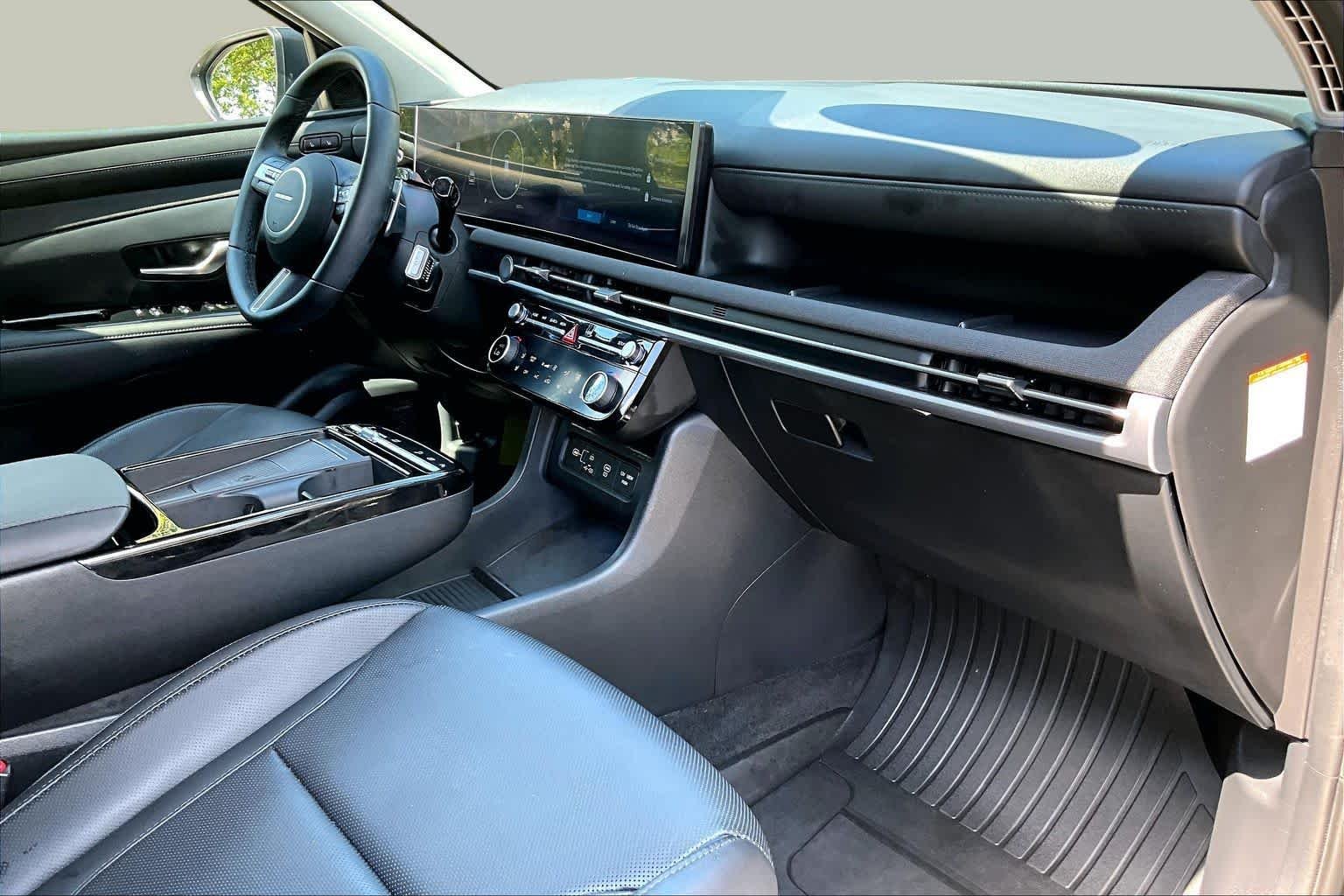 Used 2025 Amazon Gray Hyundai Limited image 19