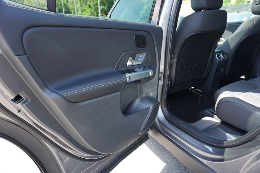 Certified Used 2025 Mountain Grey Metallic Mercedes-Benz GLB 250 image 39