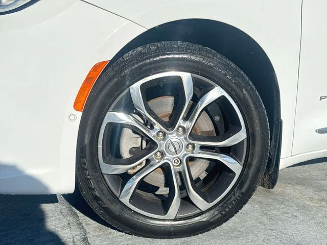 Certified Used 2022 White Chrysler Pinnacle image 10