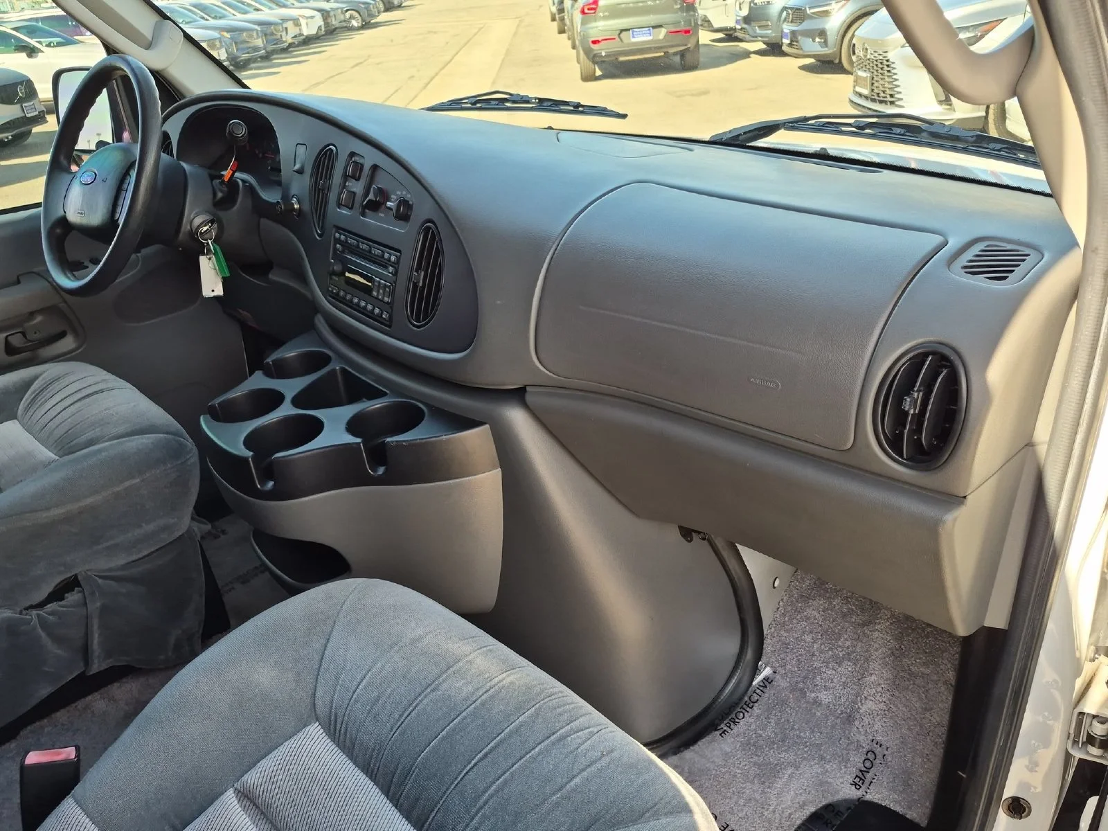 Used 2008 White Ford  image 26