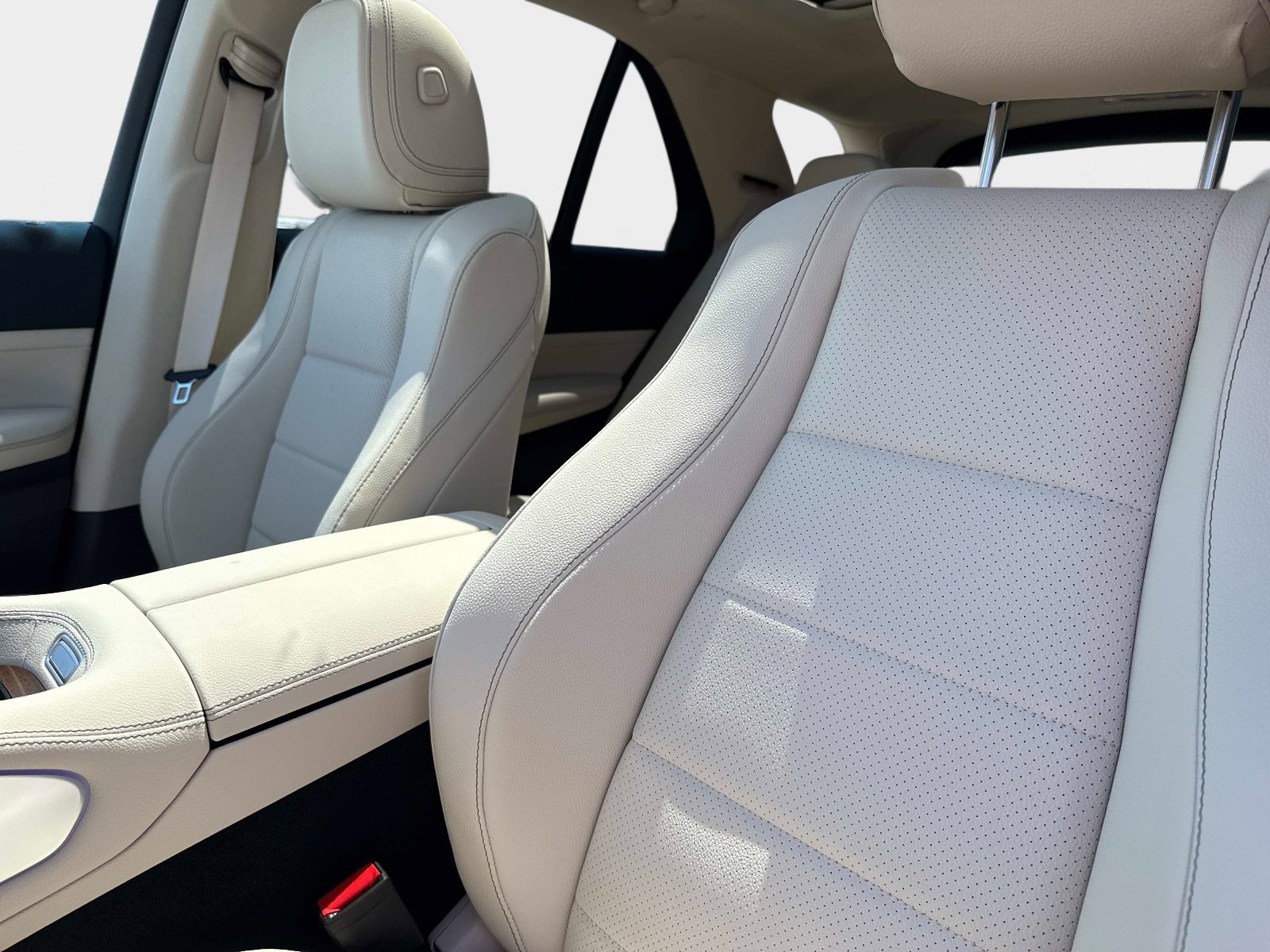 New 2026 Polar White Mercedes-Benz 350 4MATIC® SUV image 22