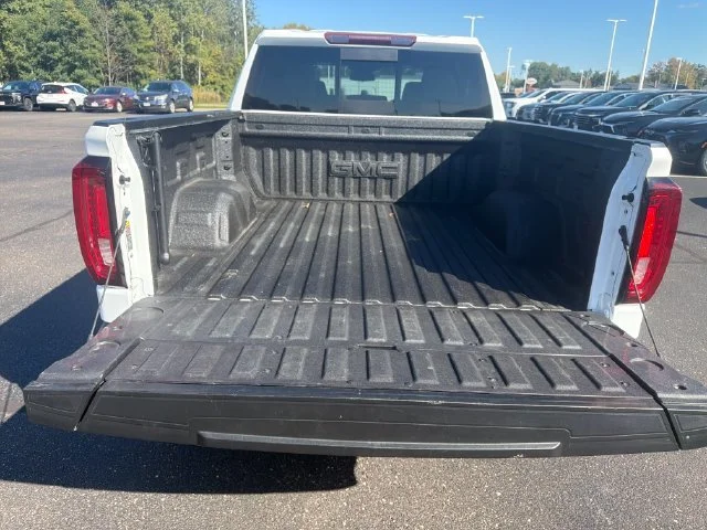 Used 2023 SUMMIT WHITE GMC SLT image 28
