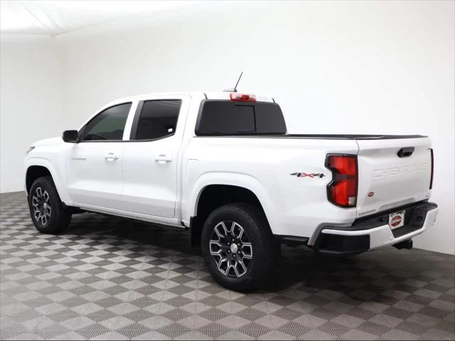 Used 2024 Summit White Chevrolet LT image 3