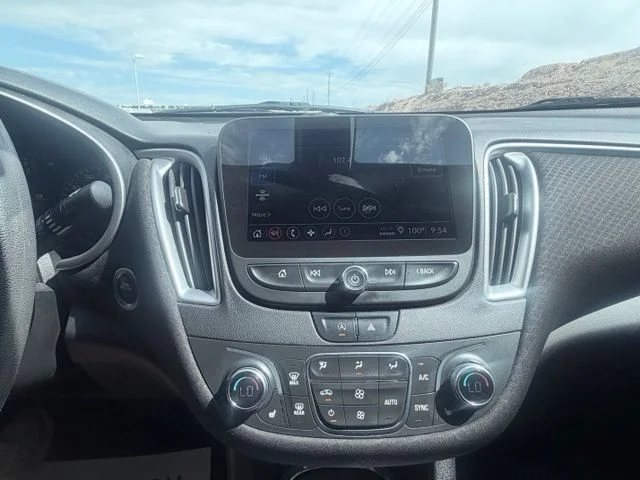 Used 2022 White Chevrolet LT image 15