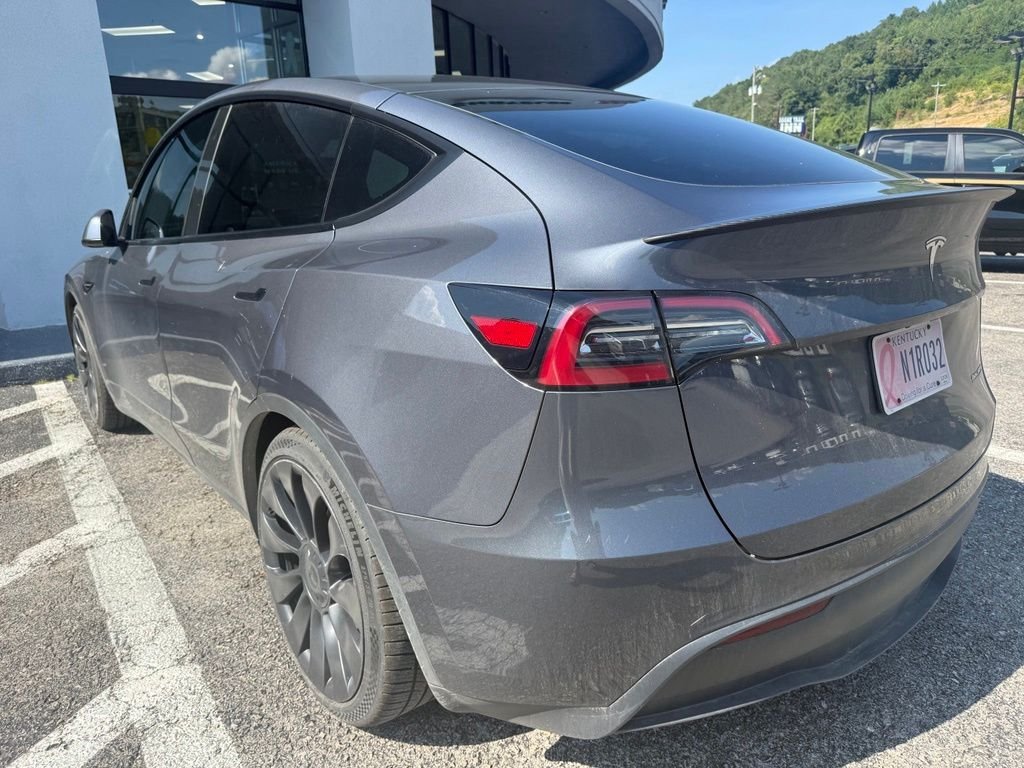 Used 2023  Tesla Performance image 2