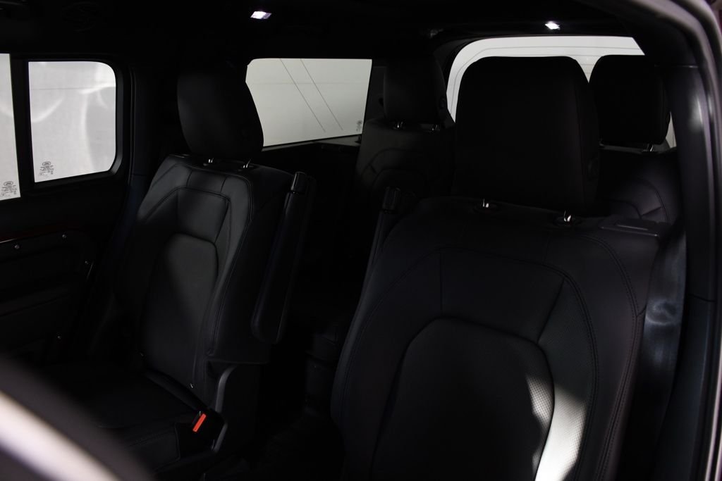 2026 Land Rover Defender X-Dynamic SE - Photo 28