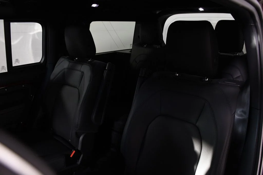 New 2026 Sedona Red Land Rover X-Dynamic SE image 28