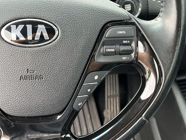 Used 2018 Blue Kia S image 27
