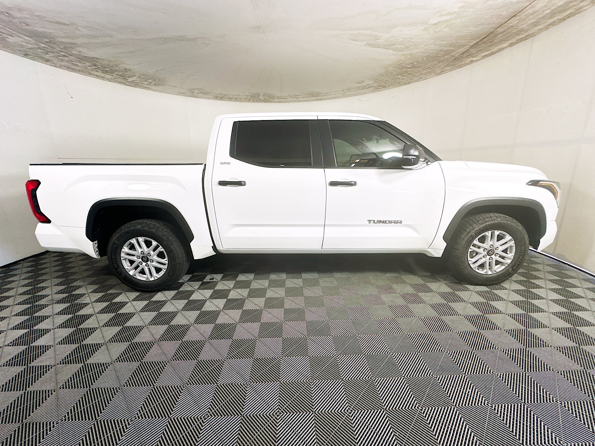 Used 2025 Ice Toyota SR5 image 2