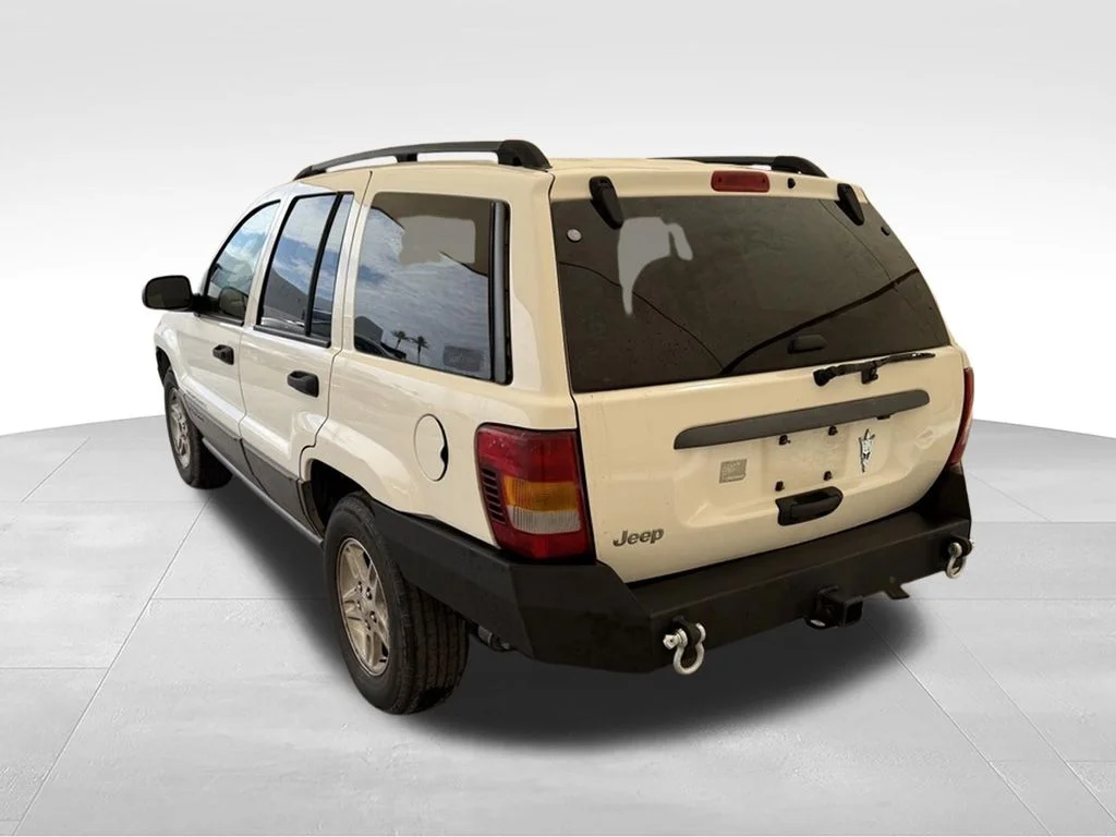Used 2004 Stone White Jeep Laredo image 10