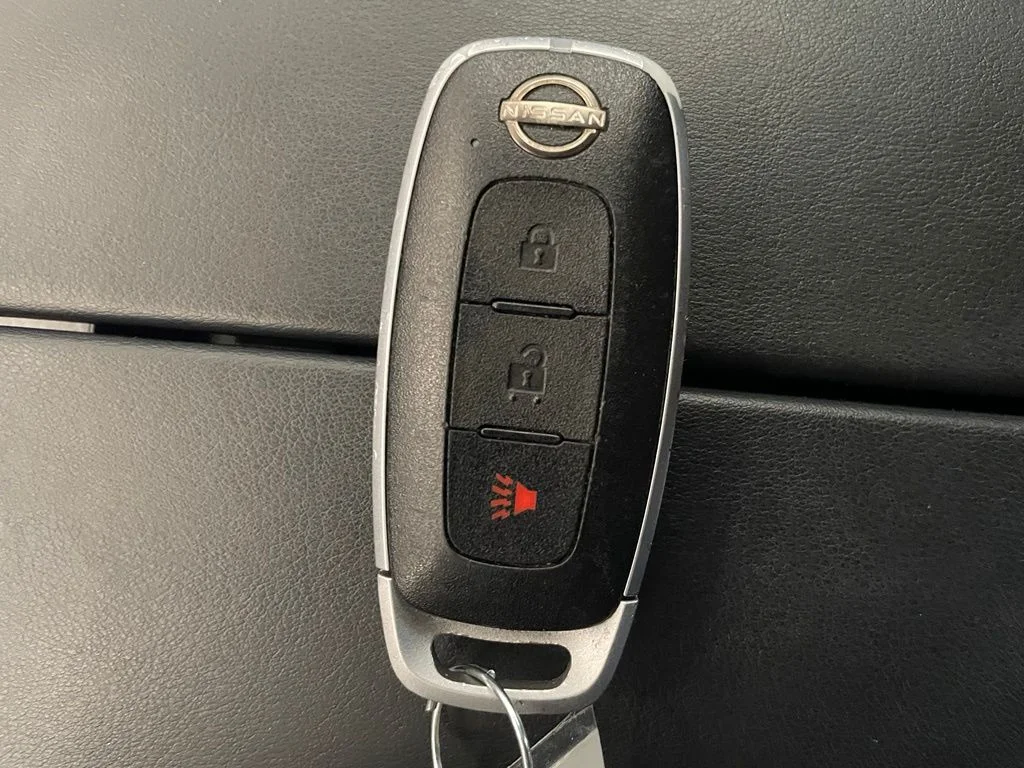 Used 2025 White Nissan S image 18