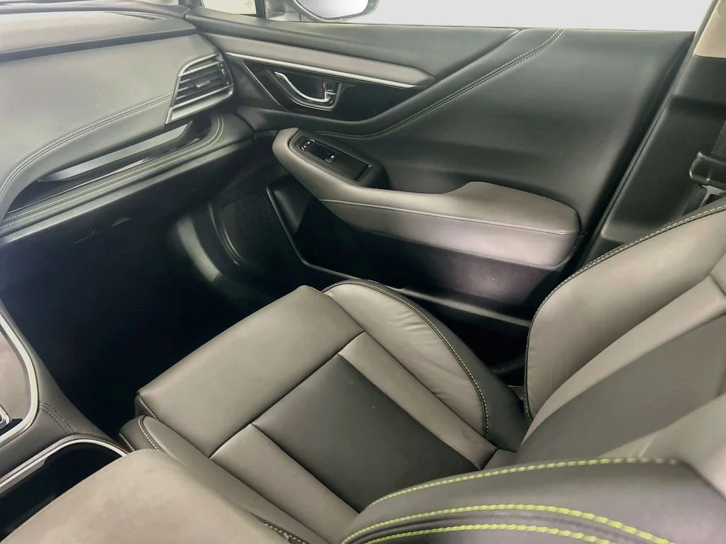 Used 2023 Ice Silver Metallic Subaru Onyx Edition image 25