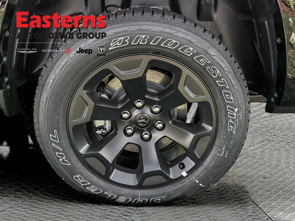 New 2027 Diamond Black Crystal Pearl-Coat Exterior Paint RAM Big Horn/Lone Star image 24