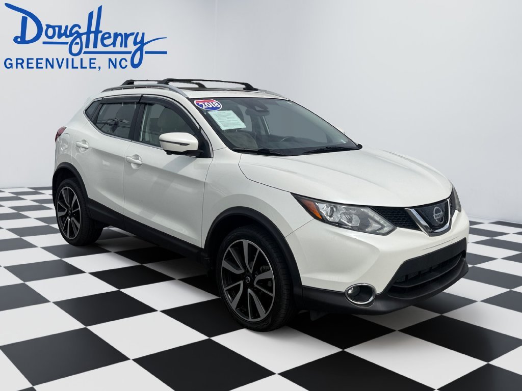Used 2018 White Nissan SL image 7