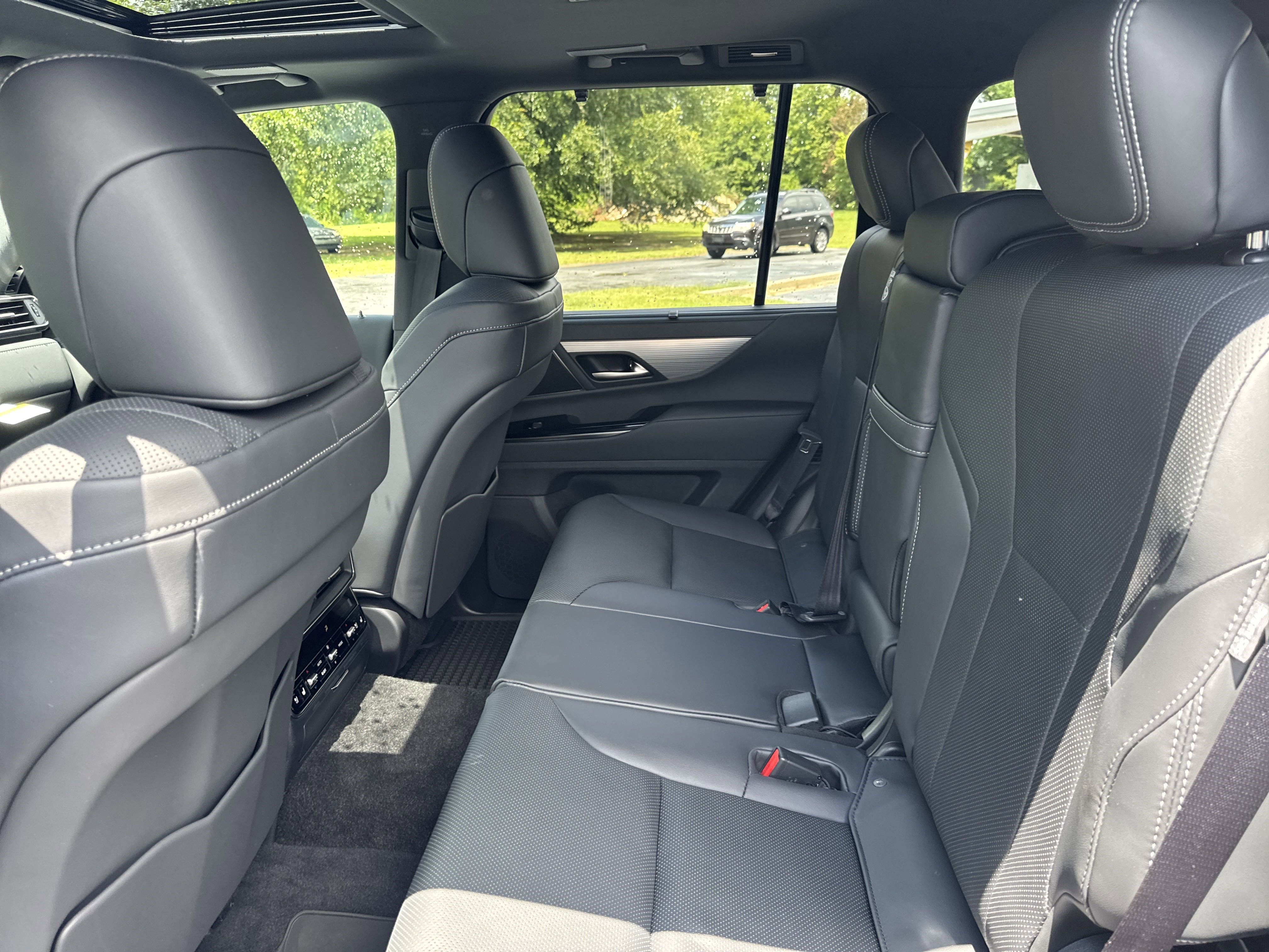 2025 Lexus LX F-Sport - Photo 25